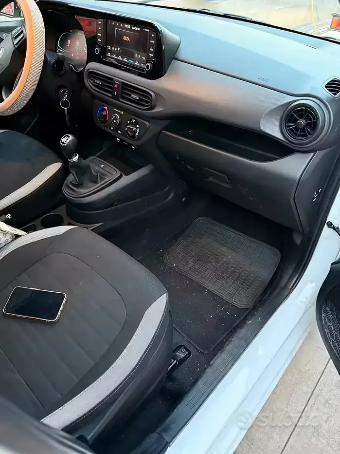 Usata Hyundai i10 63 CV (46 kW) 2024 Bianco Utilitaria