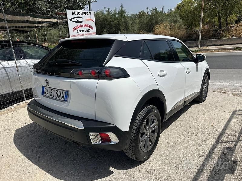 Usata Peugeot 2008 Allure 102 CV (75 kW) 2020 Bianco SUV