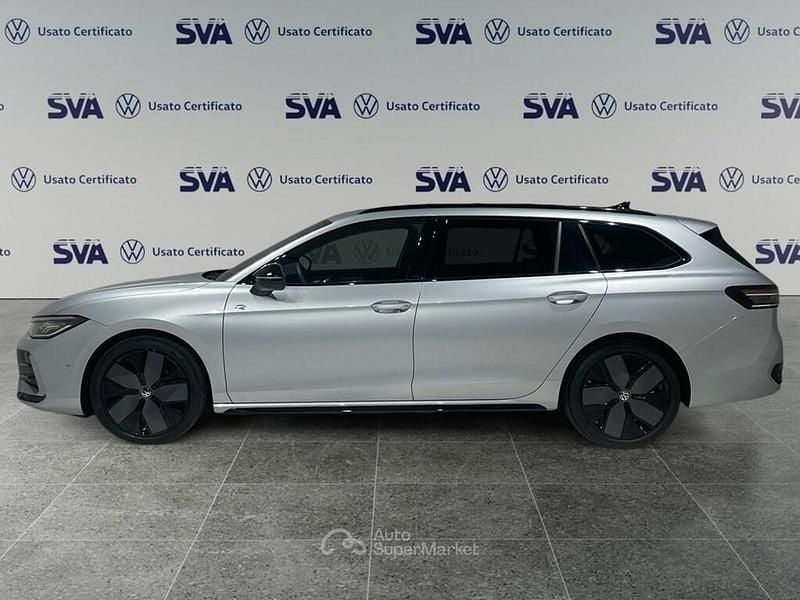 Nuova VW Passat R-line 150 CV (110 kW) 2025 Gray Station wagon