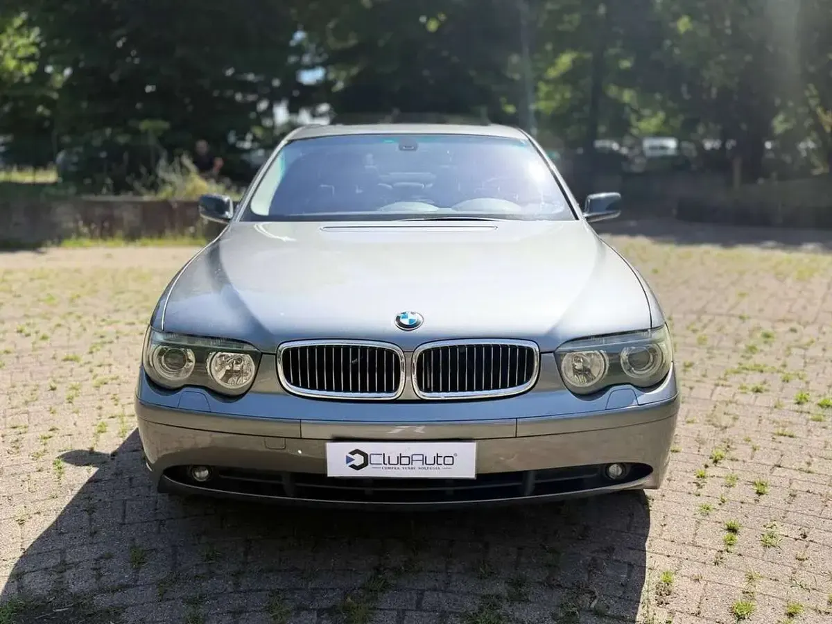 Usata BMW 745 Comfort Edition 333 CV (244 kW) 2002 Argento Berlina