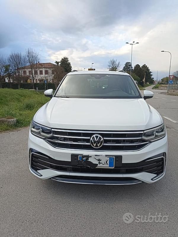 Usata VW Tiguan R-line 150 CV (110 kW) 2020 Bianco SUV