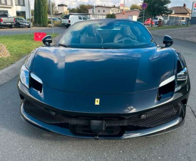 Usata Ferrari 296 663 CV (487 kW) 2024 Nero Cabrio