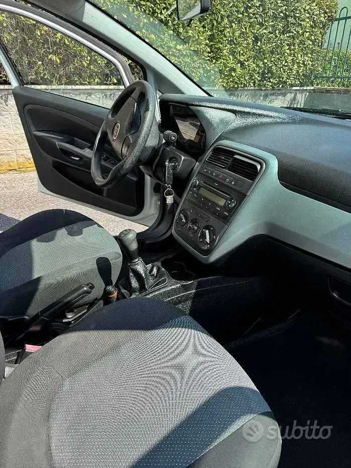 Usata Fiat Grande Punto 75 CV (55 kW) 2011 Bianco Utilitaria