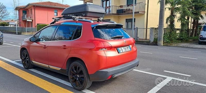 Usata Peugeot 2008 120 CV (88 kW) 2015 Rosso SUV