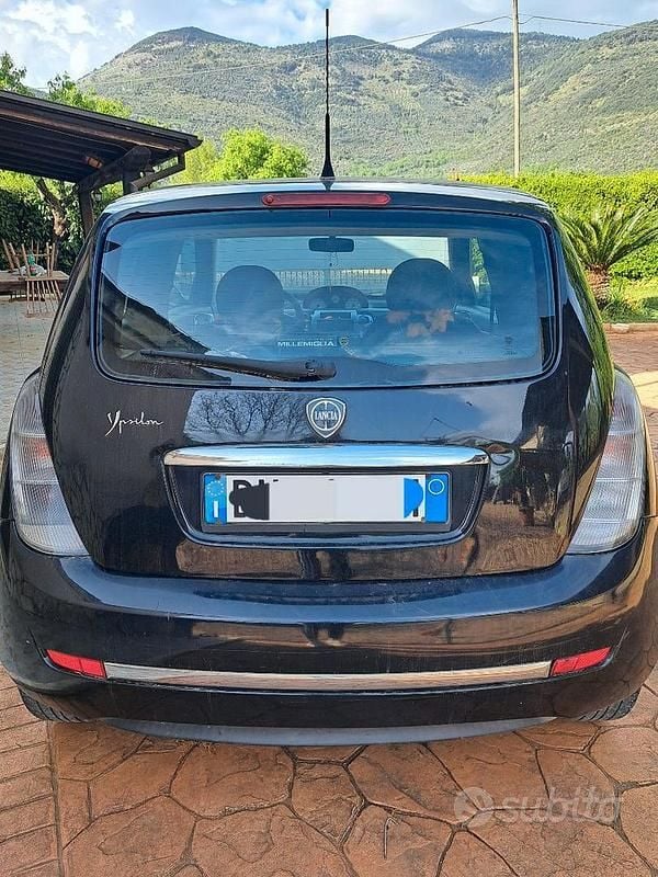 Usata Lancia Ypsilon 75 CV (55 kW) 2009 Nero Utilitaria