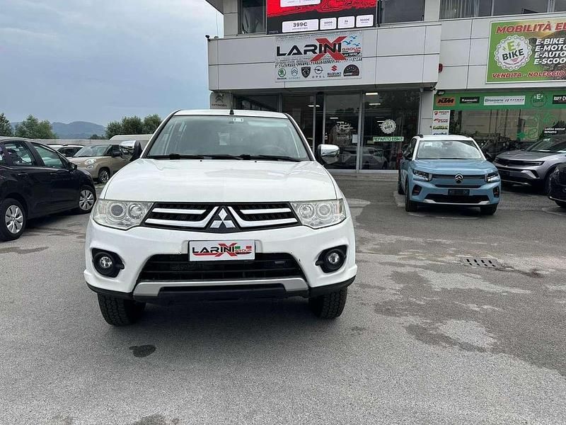 Usata Mitsubishi L200 Invite 153 CV (112 kW) 2016 Bianco Pick-up