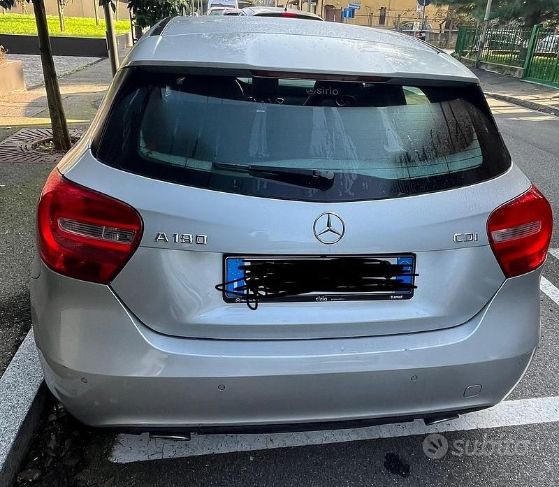 Usata Mercedes A180 109 CV (80 kW) 2013 Grigio Berlina