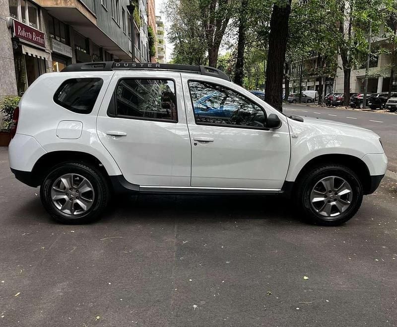 Usata Dacia Duster Lauréate 114 CV (83 kW) 2017 Bianco SUV