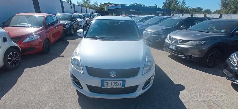 Usata Suzuki Swift 94 CV (69 kW) 2015 Bianco Utilitaria