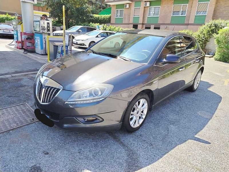 Usata Lancia Delta 120 CV (88 kW) 2009 Nero Utilitaria