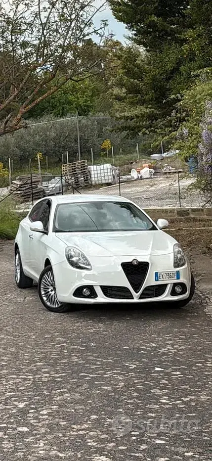 Usata Alfa Romeo Giulietta 105 CV (77 kW) 2014 Bianco Utilitaria