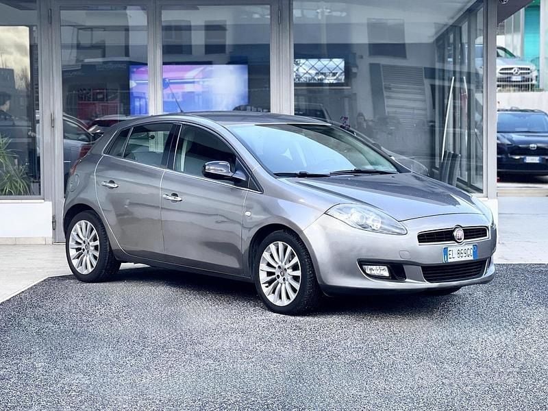 Usata Fiat Bravo 120 CV (88 kW) 2012 Grigio Utilitaria