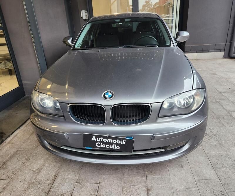Gebraucht BMW 118 142 PS (104 kW) 2011 Grau Kleinwagen