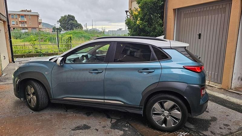 Blu/azzurro Usata 2019 Hyundai Kona SUV | 15.000 € (Buon prezzo) - Immagine 1/4