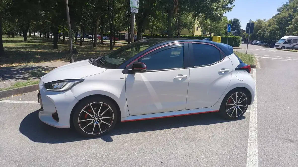 Usata Toyota Yaris Hybrid Sport 116 CV (85 kW) 2023 Berlina