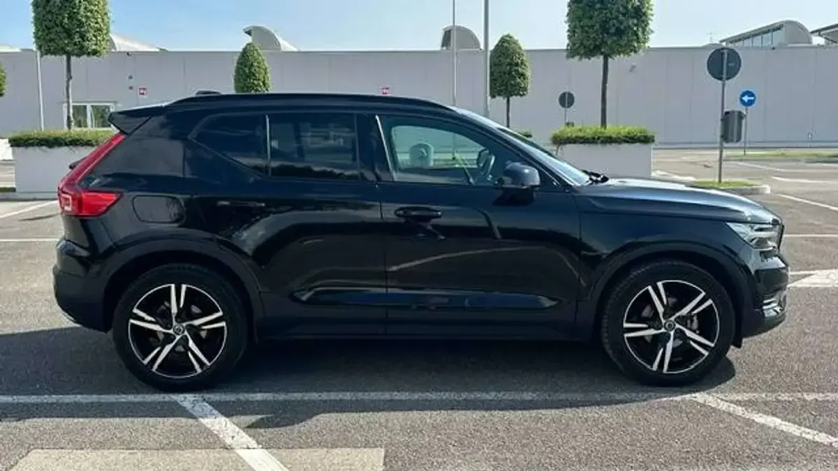 Usata Volvo XC40 R-Design 150 CV (110 kW) 2019 Nero SUV