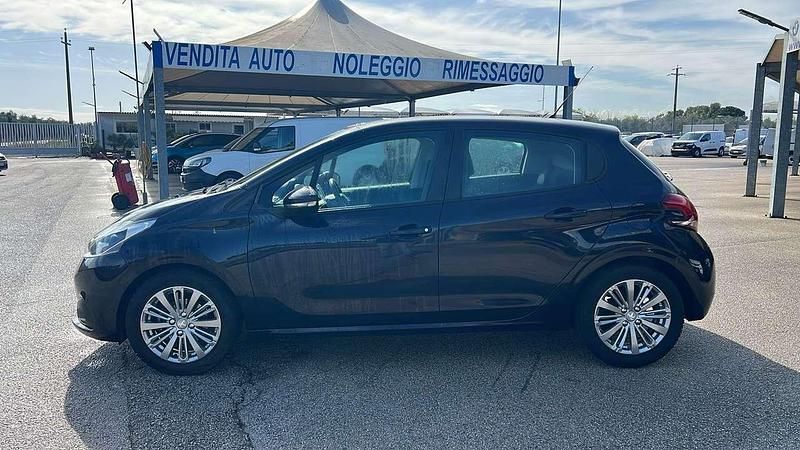 Usata Peugeot 208 82 CV (60 kW) 2017 Blu/azzurro Utilitaria