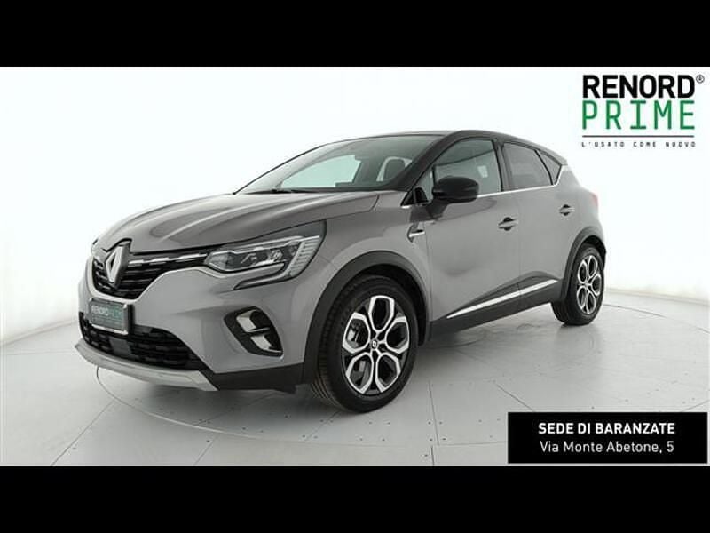 Usata Renault Captur Techno 145 CV (106 kW) 2023 Grigio chiaro SUV