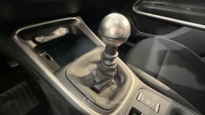 Usata Jeep Avenger Summit 101 CV (74 kW) 2024 Beige SUV