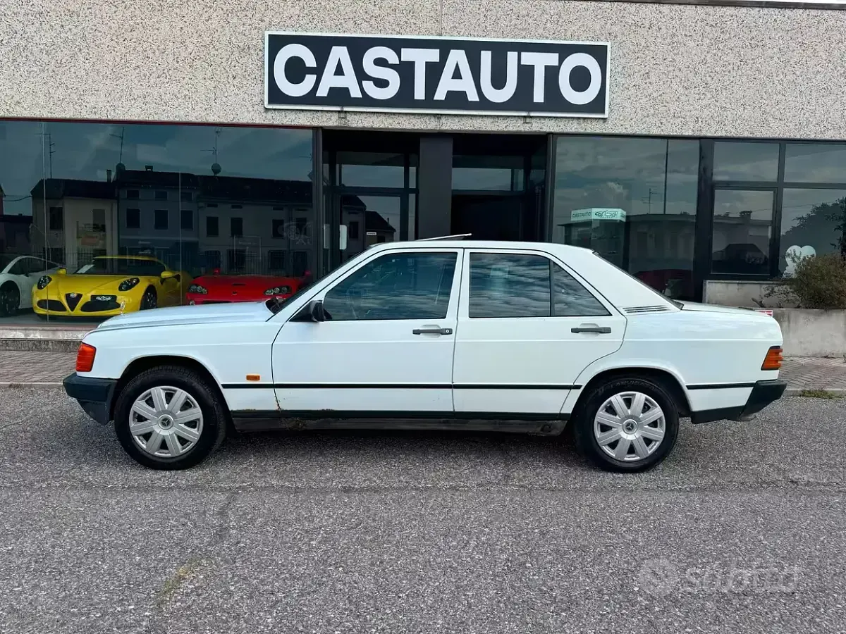 Usata Mercedes 190 90 CV (66 kW) 1988 Bianco Berlina
