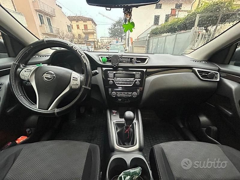 Usata Nissan Qashqai Tekna 110 CV (80 kW) 2016 Bianco SUV