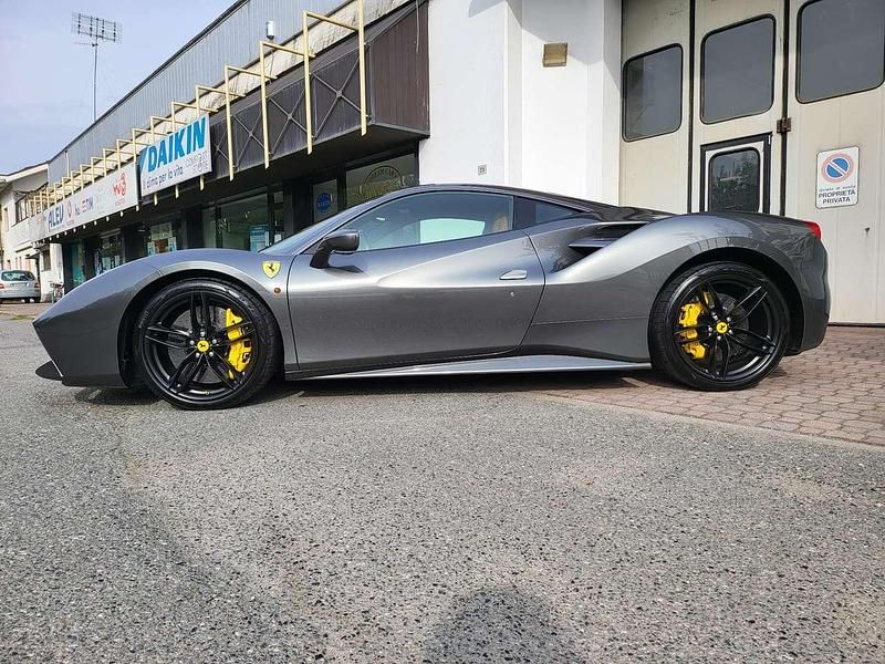 Grigio Usata 2016 Ferrari 488 Coupé | 223.000 € (Ottimo prezzo) - Immagine 1/4