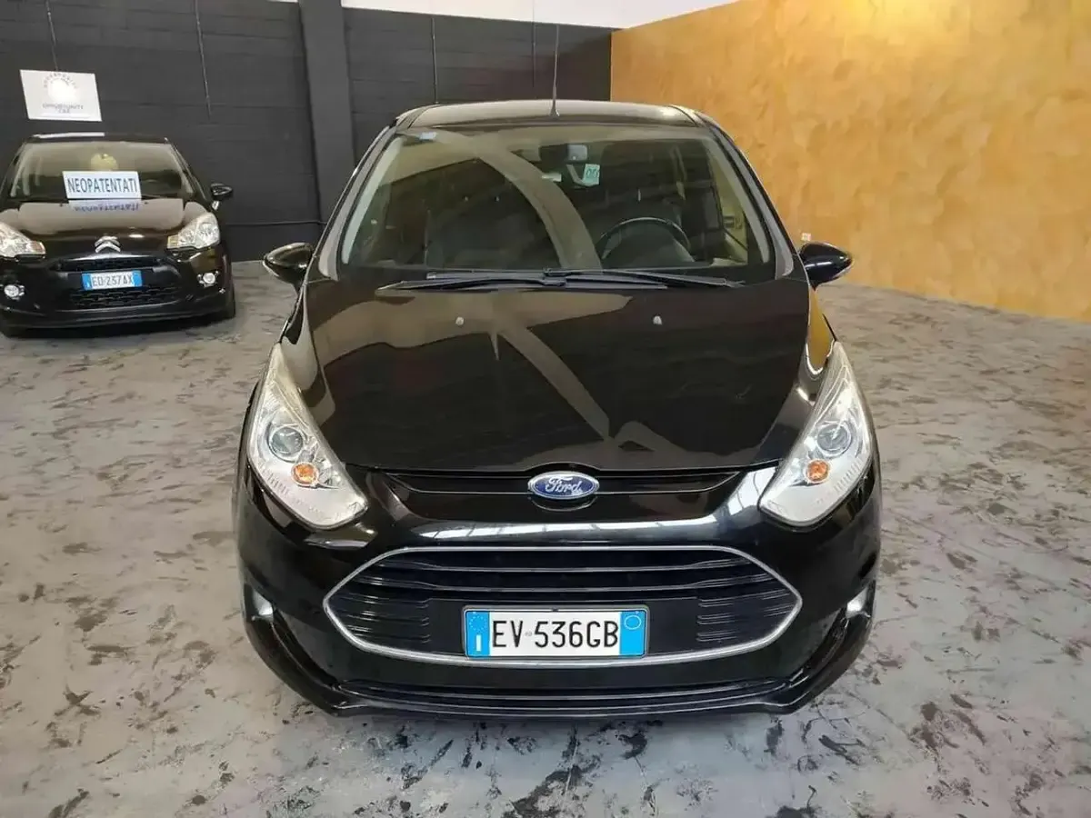 Usata Ford B-MAX Titanium 75 CV (55 kW) 2014 Vernice metallizzata Monovolume