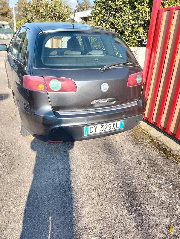 Usata Fiat Croma 150 CV (110 kW) 2005 Marrone Station wagon
