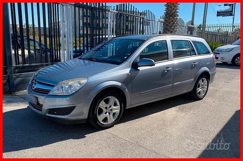 Usata Opel Astra Cosmo 115 CV (84 kW) 2010 Grigio Station wagon