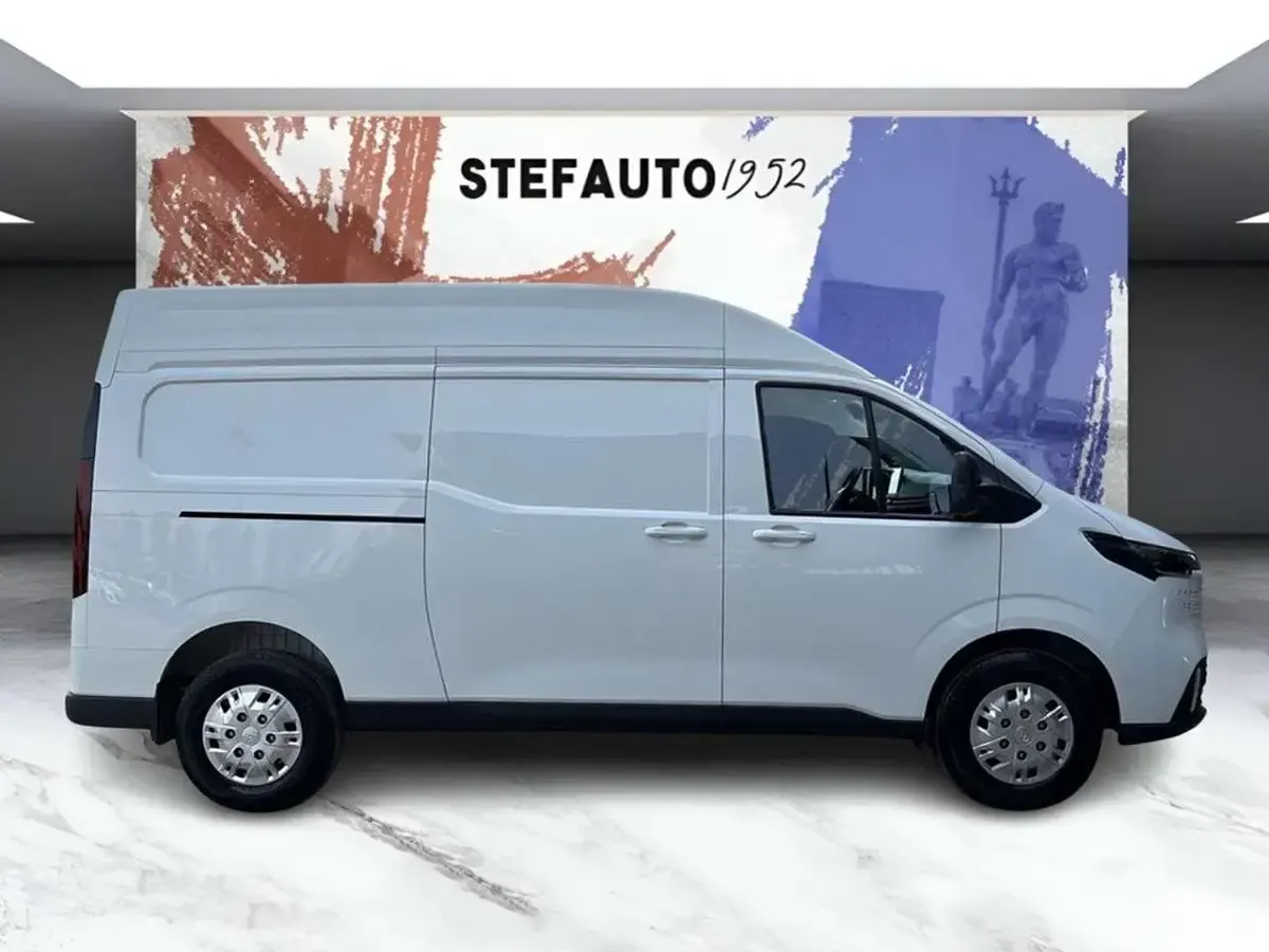 Nuova Maxus V70 150 CV (110 kW) 2026 Warm white: pastello Furgone