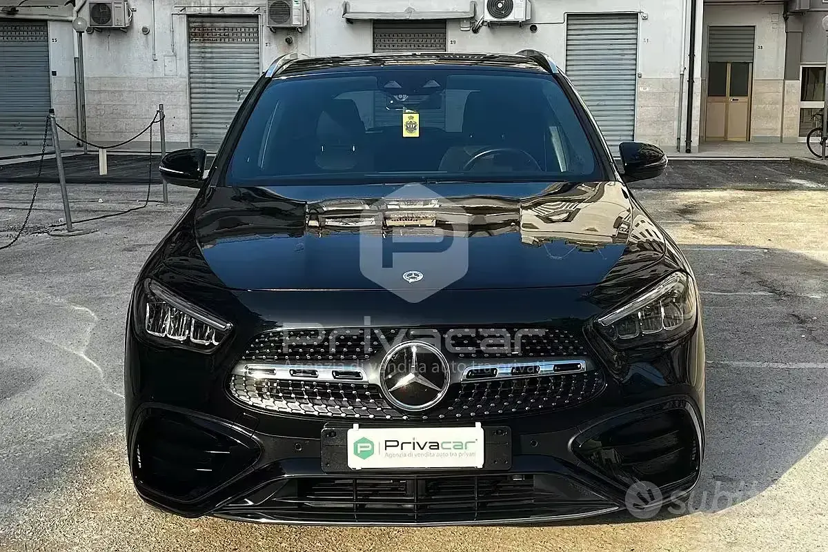 Usata Mercedes GLA180 AMG Line Premium Plus 116 CV (85 kW) 2024 Nero SUV