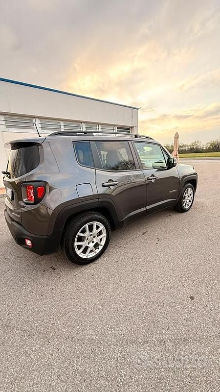 Usata Jeep Renegade Limited 120 CV (88 kW) 2019 Grigio SUV