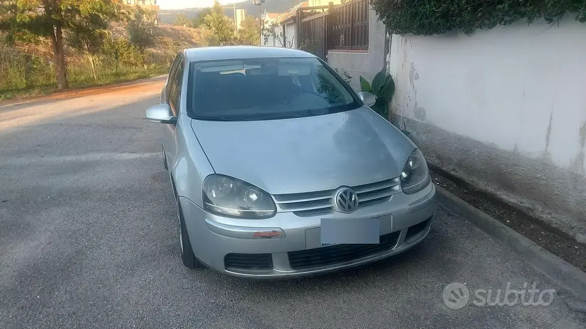 Usata VW Golf IV 105 CV (77 kW) 2005 Marrone Berlina