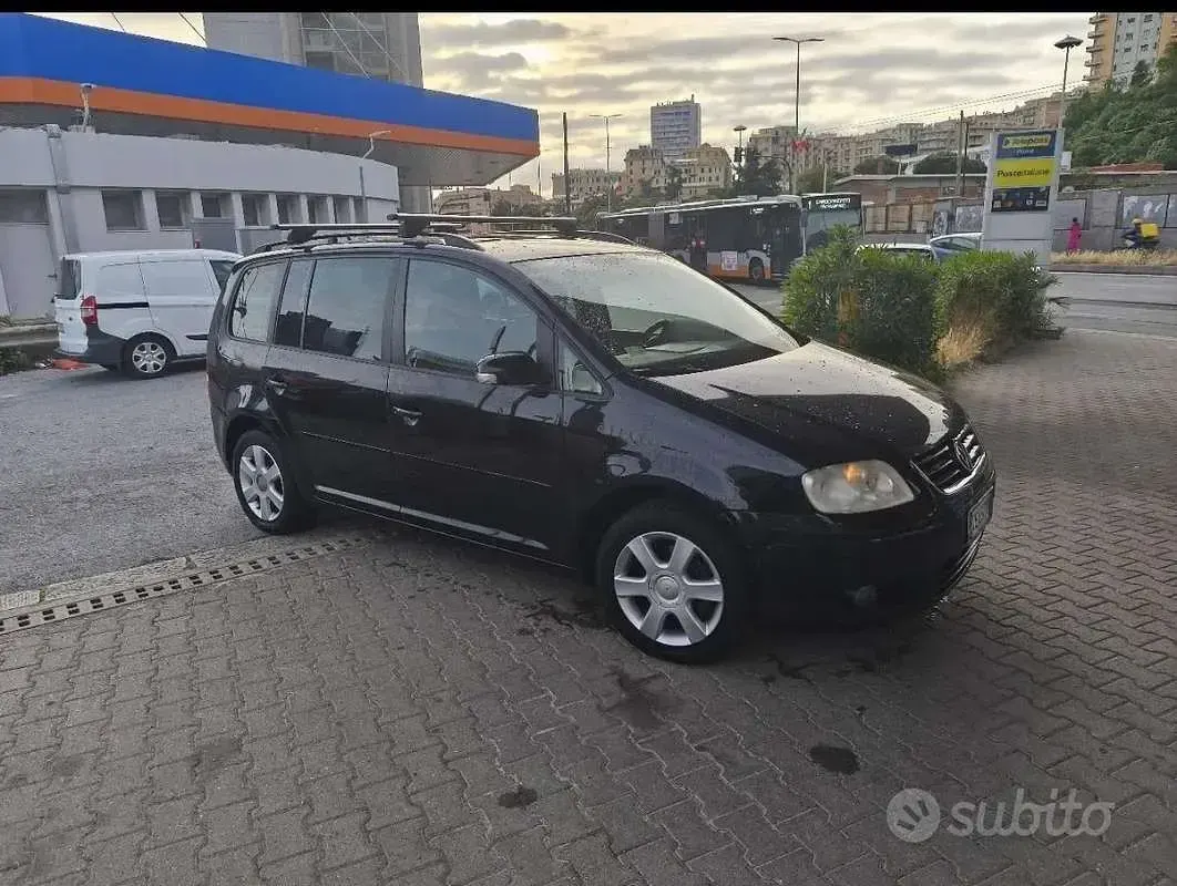 Usata VW Touran Highline 105 CV (77 kW) 2006 Nero Monovolume