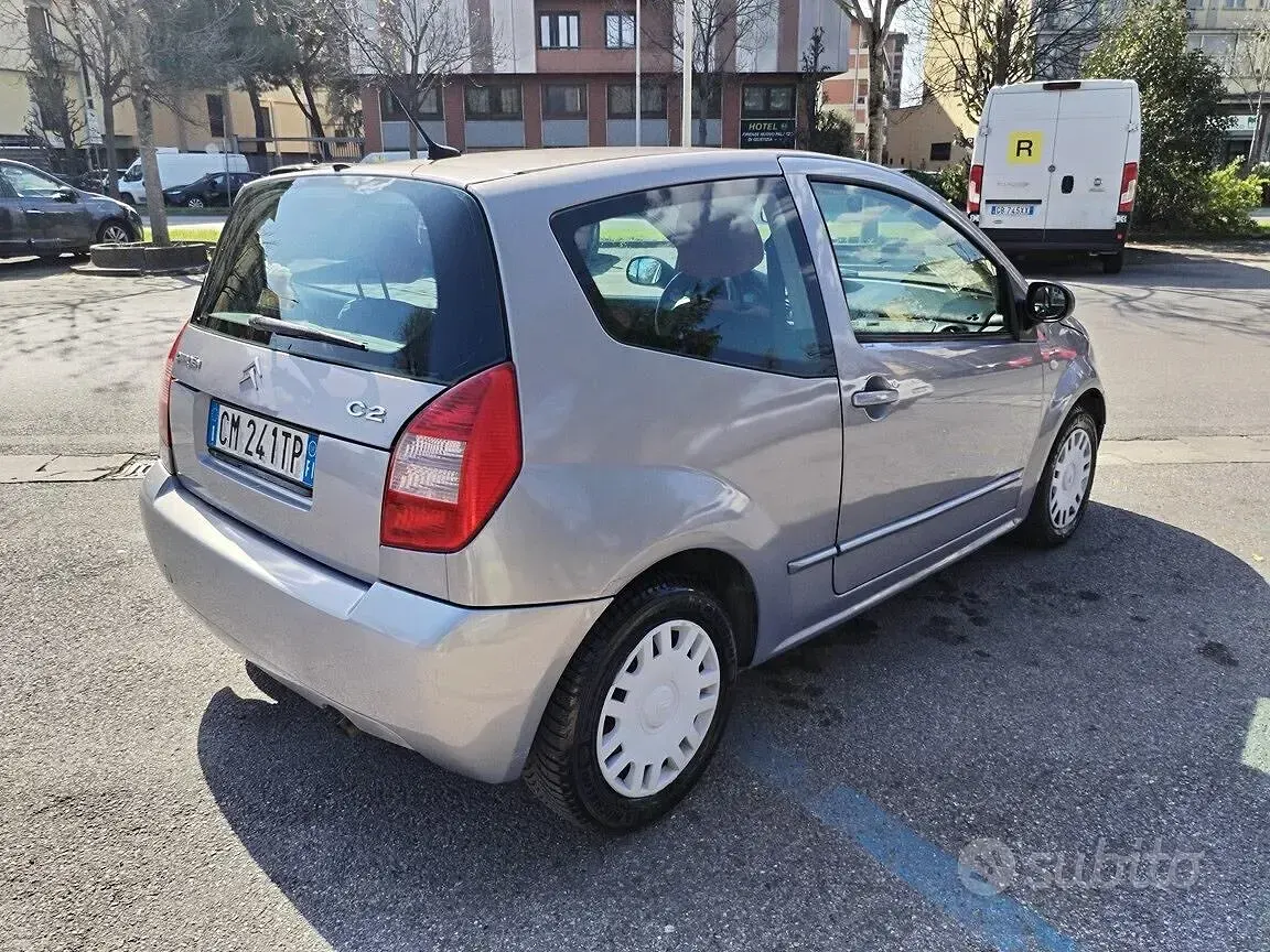 Occasion Citroën C2 Elegance 60 ch (44 kW) 2004 Gris Citadine