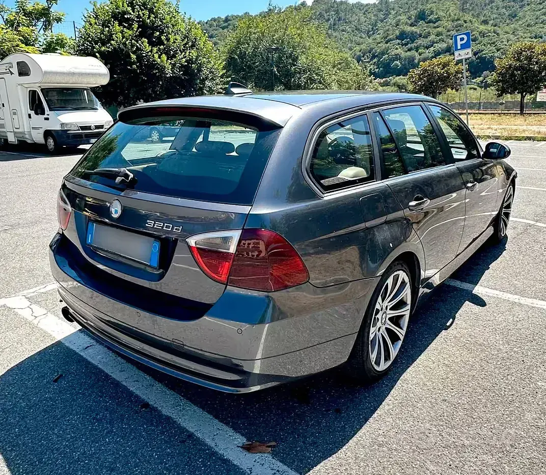 Usata BMW 320 177 CV (130 kW) 2009 Grigio Station wagon