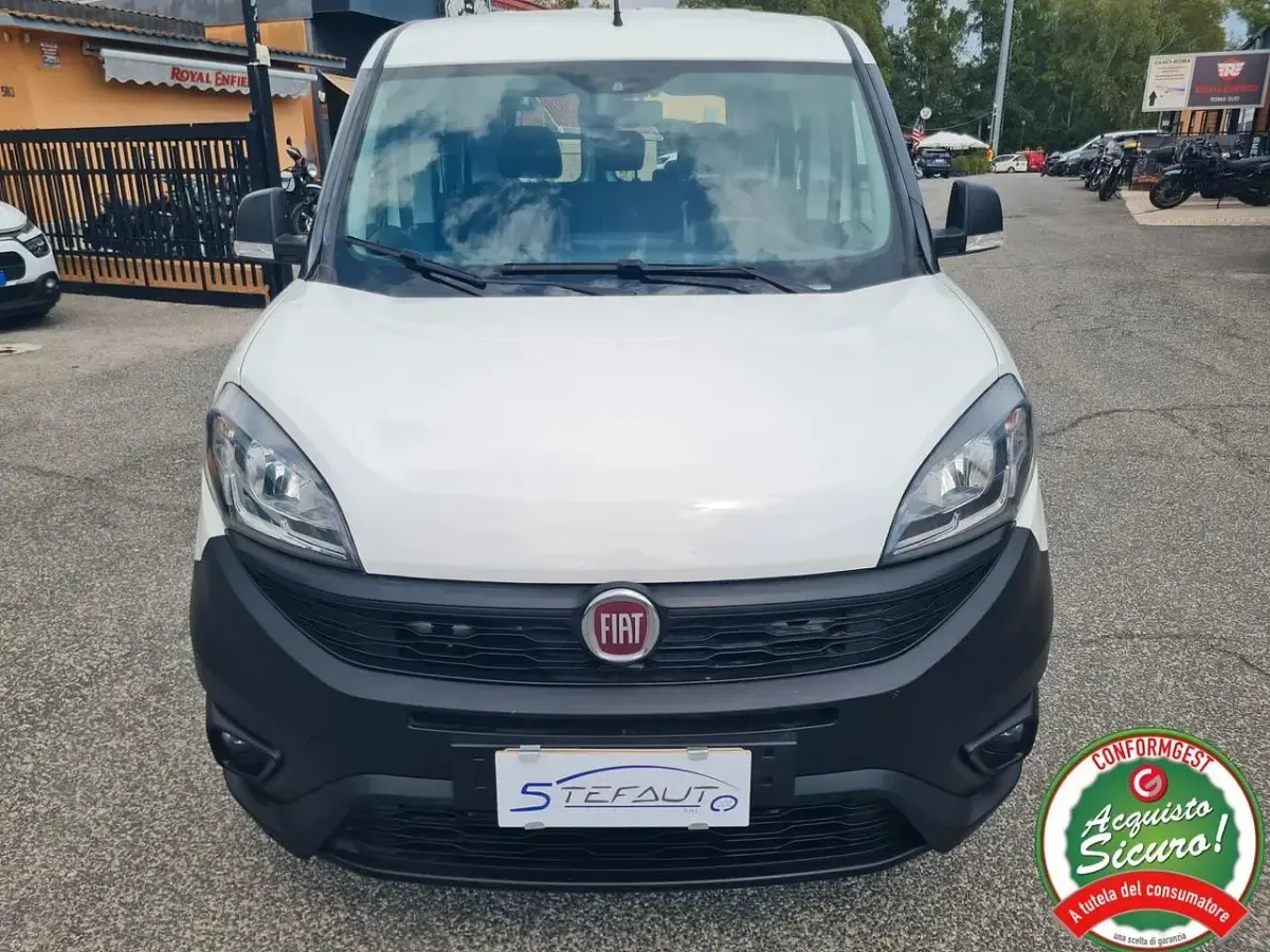 Usata Fiat Doblò 95 CV (69 kW) 2021 Bianco Monovolume