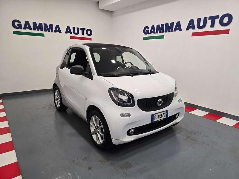 Usata Smart ForTwo Coupé 71 CV (52 kW) 2017 Bianco Utilitaria