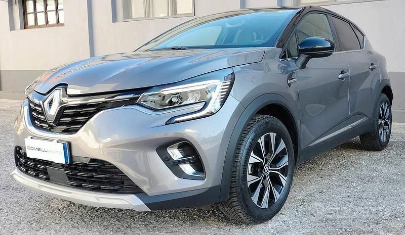 Usata Renault Captur Techno 91 CV (66 kW) 2024 Argento SUV