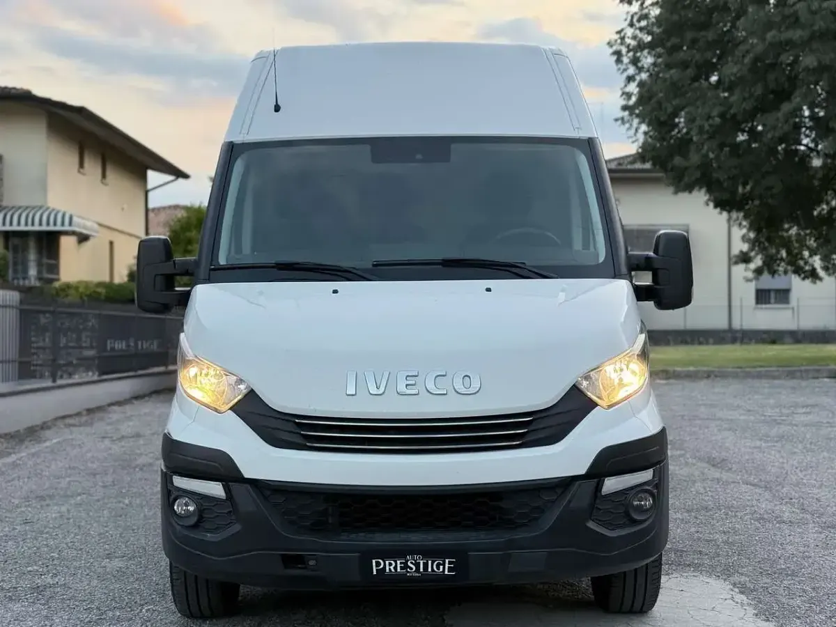 Usata Iveco Daily 155 CV (114 kW) 2018 Bianco Furgone