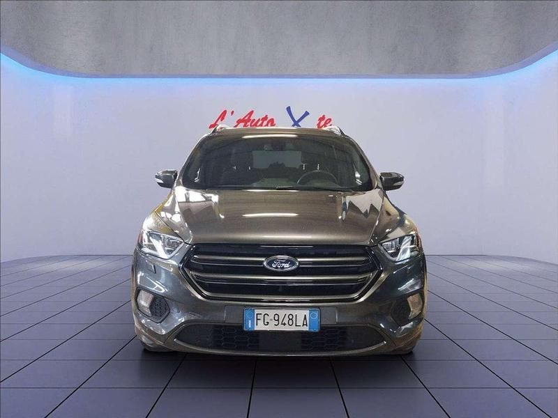 Usata Ford Kuga ST-Line 120 CV (88 kW) 2016 Grigio metallizzato SUV