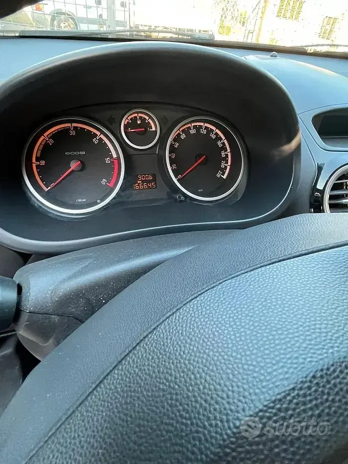 Usata Opel Corsa Cosmo 75 CV (55 kW) 2008 Blu/azzurro Utilitaria