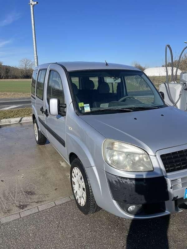 Usata Fiat Doblò 60 CV (44 kW) 2008 Argento Monovolume