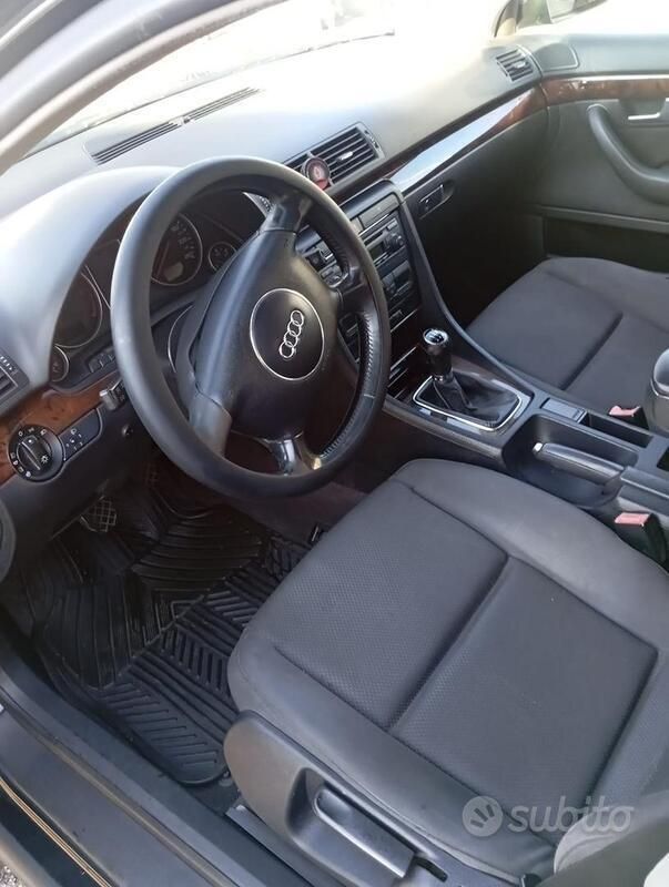 Usata Audi A4 Comfort 130 CV (95 kW) 2002 Nero Berlina
