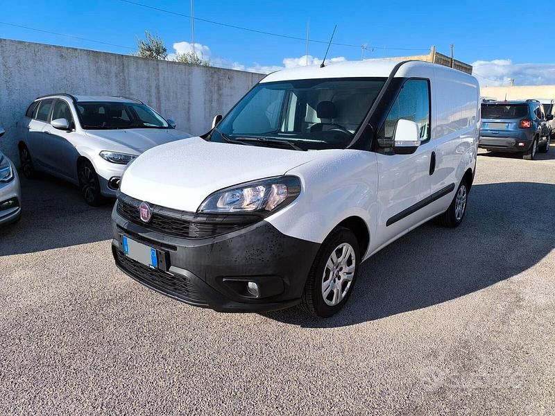 Usata Fiat Doblò 105 CV (77 kW) 2018 Bianco Monovolume