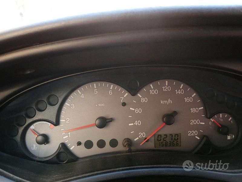 Blu Usata 1999 Ford Focus Station wagon | 700 € - Immagine 1/4