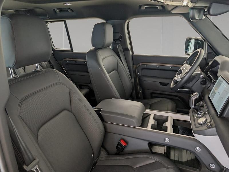 Usata Land Rover Defender SE Dynamic 200 CV (147 kW) 2024 Gondwana stone gloss SUV