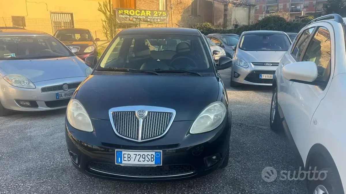 Usata Lancia Ypsilon 75 CV (55 kW) 2010 Nero Utilitaria