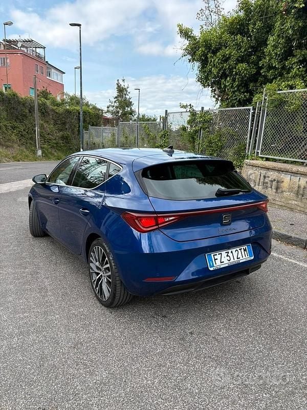 Usata Seat Leon 150 CV (110 kW) 2020 Blu Berlina