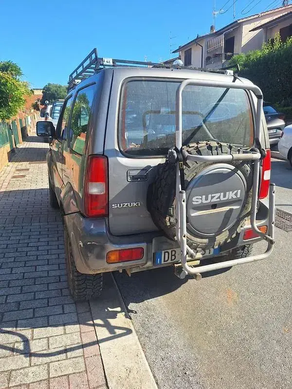 Usata Suzuki Jimny 86 CV (63 kW) 2006 Grigio SUV